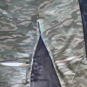 Camo leggings